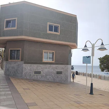 Sea View On Beach شقة