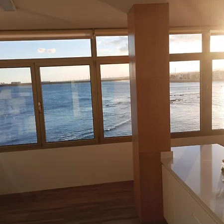 Sea View On Beach شقة