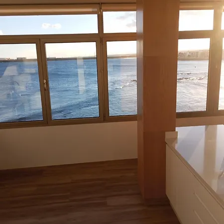 Sea View On Beach شقة أريناغا